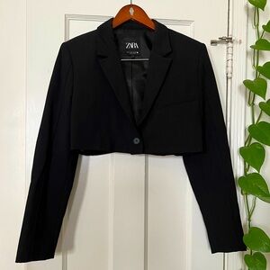 Zara • Cropped Blazer